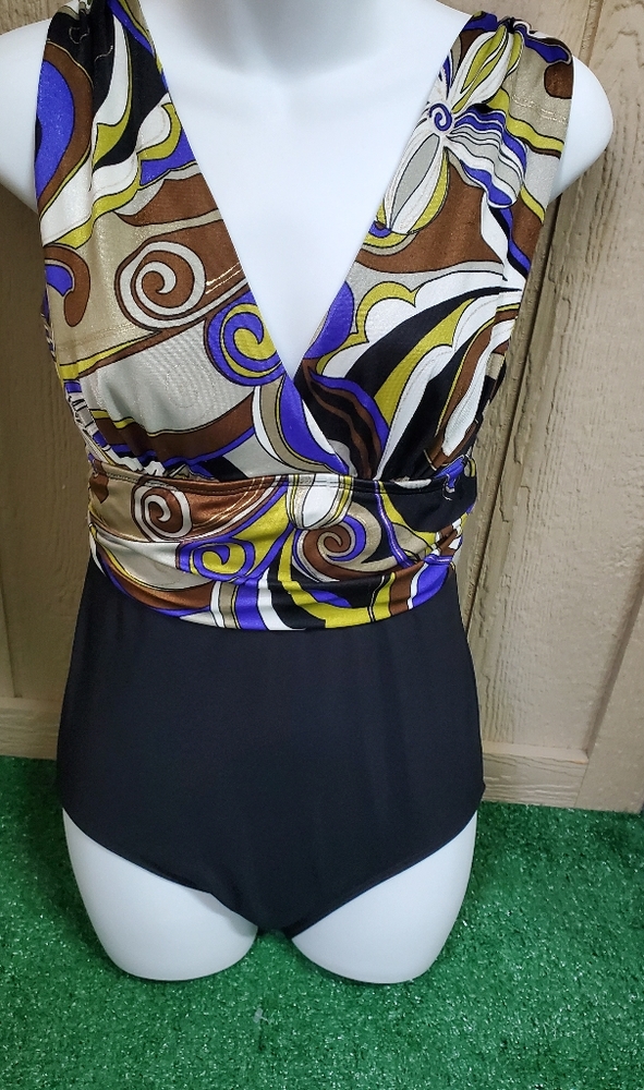 Inches Away Womens 1 piece swimsuit Black  size 10